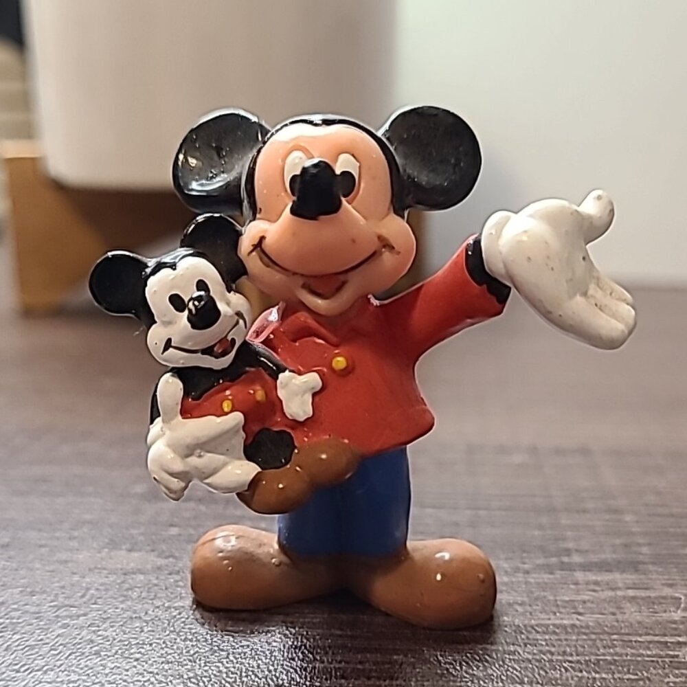 Disney‎ Mickey Mouse Holding Baby Mickey Figurine Pre-Owned Vintage Collectible
